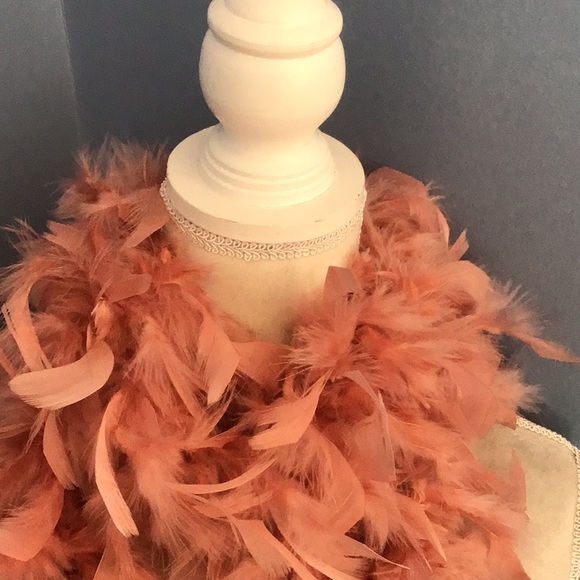 Chantelle Feather boa Italian scarf pink new with tags - Picture 3 of 4